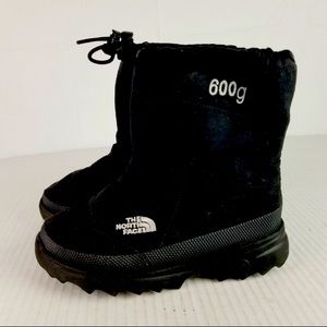 The North Face Garcons 600g Black Winter Boot         Brand New SZ 4